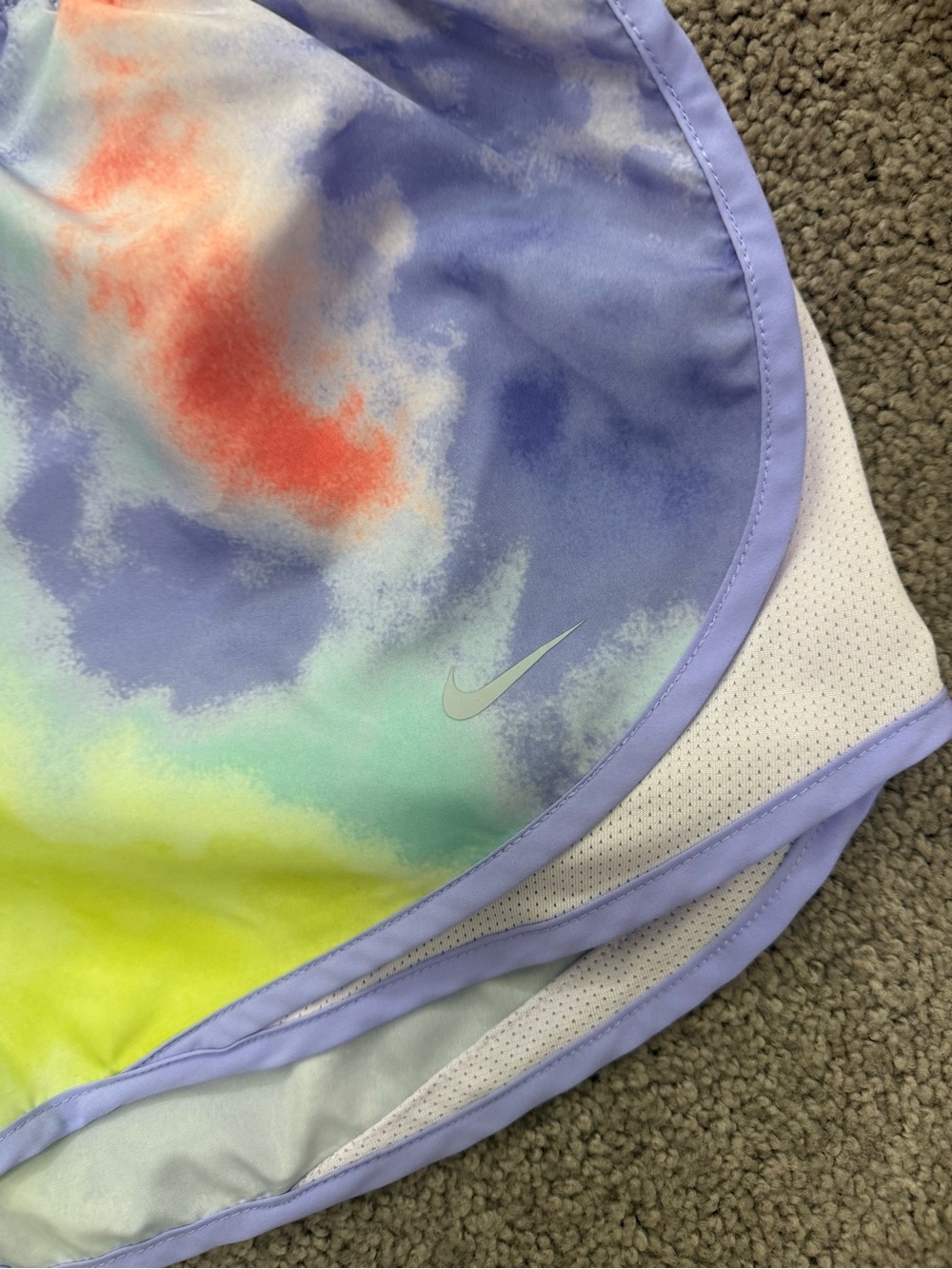 Women’s Sz M-L Nike Tie-Dye Active Set in Neon Green, Lavender & Coral - Picture 6 of 6